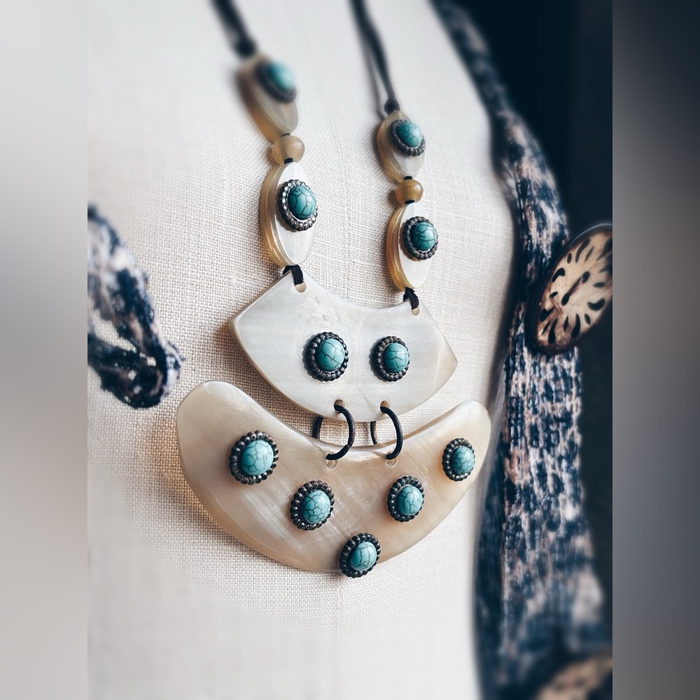 OOAK Upcycled 70s Vintage Statement Necklace - Faux Turquoise & Rustic Metal - Picture 5 of 10